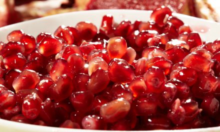 סלט חצילים ורימונים